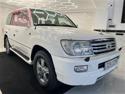 تۆیۆتا لاند کروزەر